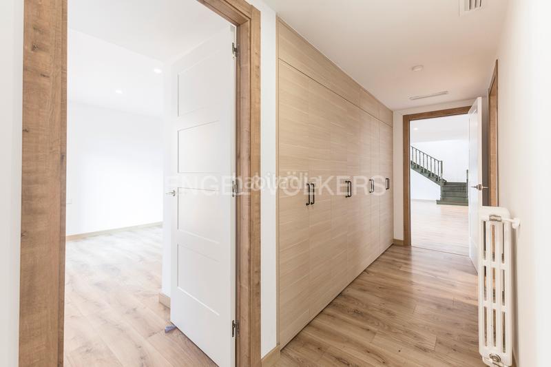 Foto 2fb33122-eb97-42fd-add8-59ba2007853c. Rent penthouse with heating parking in Sant Ramon - Maternitat Barcelona