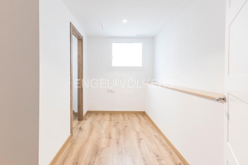 Foto 57037120-6ea1-477a-8cf7-682cb81f4357. Rent penthouse with heating parking in Sant Ramon - Maternitat Barcelona