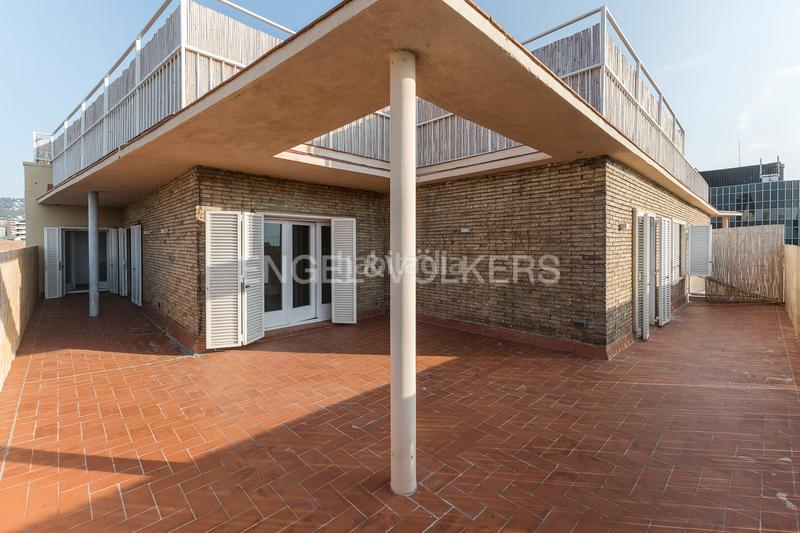 Foto 7ccbf3e6-bab8-433b-8a3f-23e475edbb61. Rent penthouse with heating parking in Sant Ramon - Maternitat Barcelona