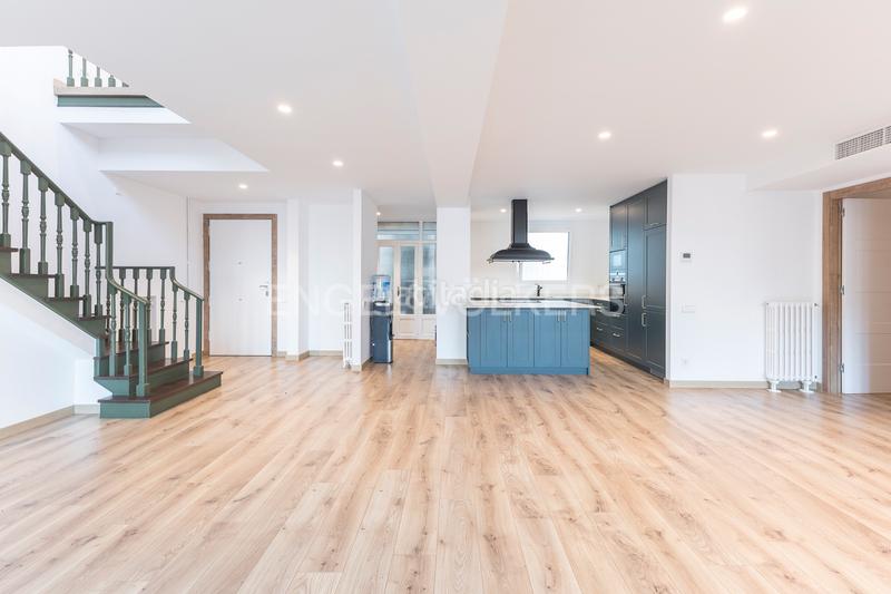 Foto 92192684-b345-4b6f-8a22-263e7997a21d. Rent penthouse with heating parking in Sant Ramon - Maternitat Barcelona