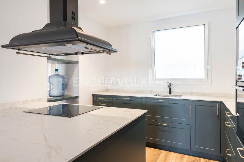 Foto bf9c2ea3-6bc2-4b4c-9f3d-219dbf3cf27a. Rent penthouse with heating parking in Sant Ramon - Maternitat Barcelona