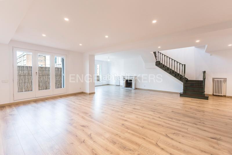 Foto cae1fd09-7076-4fe2-958b-7eae632f70b1. Rent penthouse with heating parking in Sant Ramon - Maternitat Barcelona