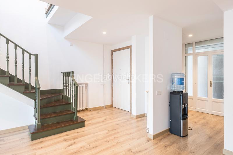 Foto df9433d2-16bb-4b9b-95ea-5f0a1770c392. Rent penthouse with heating parking in Sant Ramon - Maternitat Barcelona