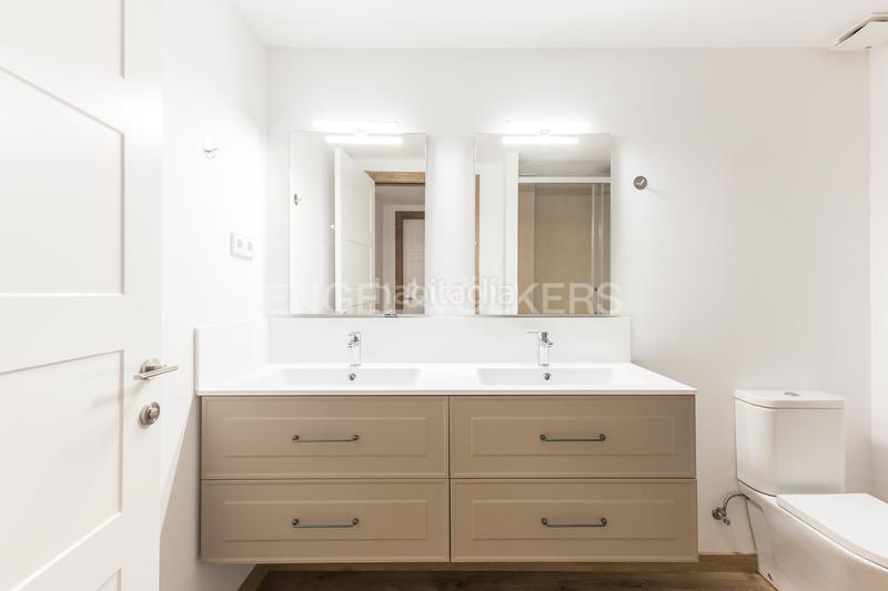 Foto e2abc758-0dfd-43cf-8834-bf682c2ba33b. Rent penthouse with heating parking in Sant Ramon - Maternitat Barcelona