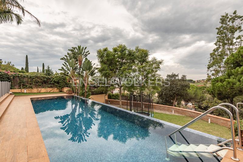 Foto 11081c87-1beb-4418-a57f-cd4ec2855905. Casa amb calefacció aparcament piscina a Montalnou - Milans del Bosc Sant Vicenç de Montalt