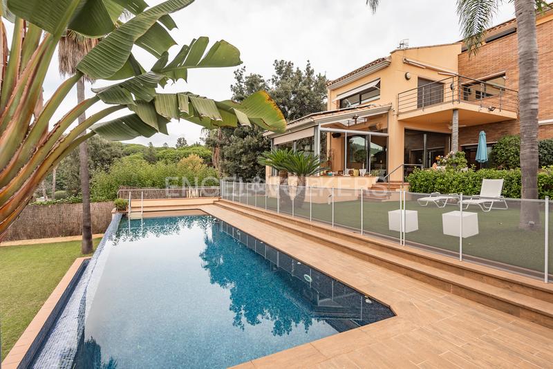 Foto 627742a5-c6b3-4559-93bd-41b6ebf503ce. Casa amb calefacció aparcament piscina a Montalnou - Milans del Bosc Sant Vicenç de Montalt