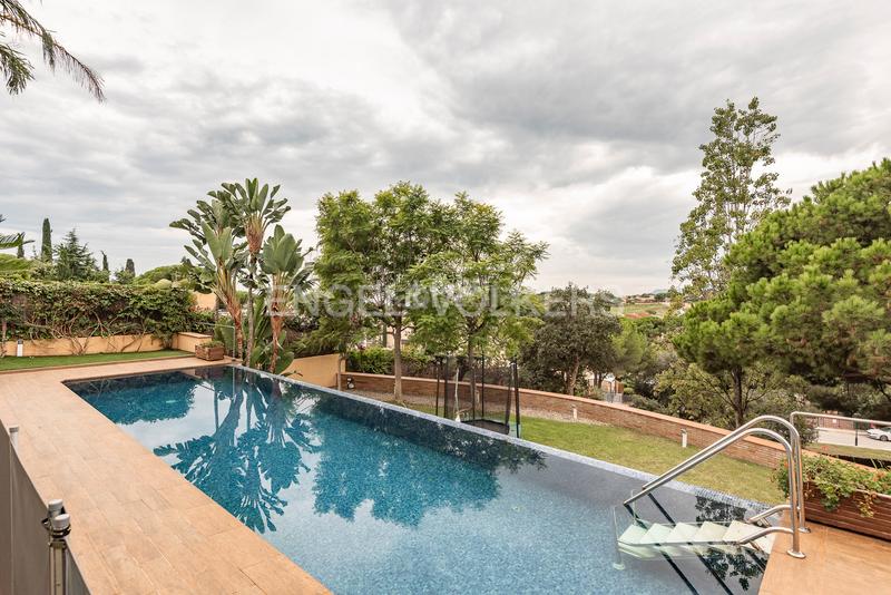 Foto f66a13dc-d1ed-4fea-a94f-1dc1ed0ef38d. Casa amb calefacció aparcament piscina a Montalnou - Milans del Bosc Sant Vicenç de Montalt