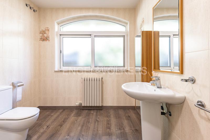 Foto 3655ab0d-c3f3-49ae-a530-39aa8e176b97. Haus mit heizung parking in Vacarisses