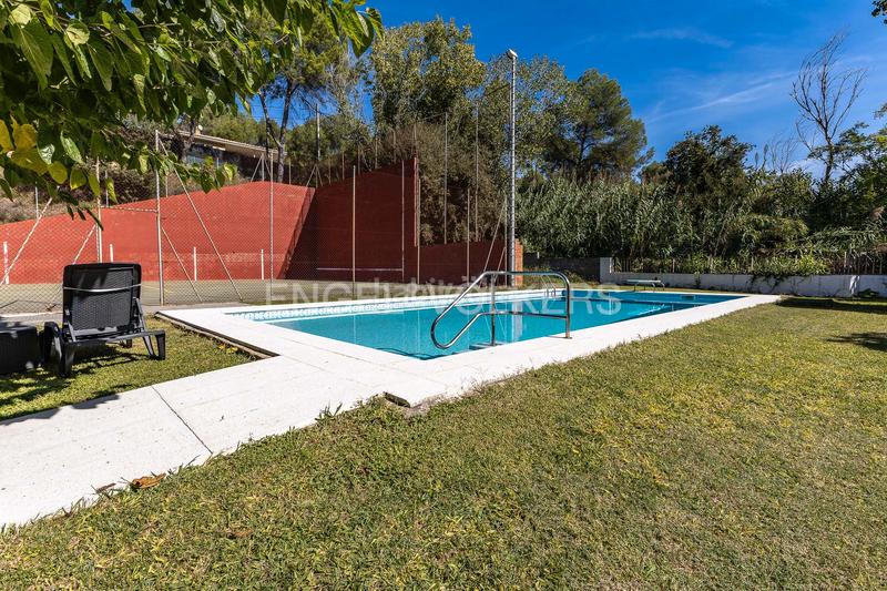 Foto 5dfe3ec5-26e9-408b-bd27-7130fb84b532. Haus mit heizung parking in Vacarisses