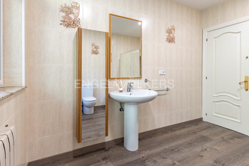 Foto 67b27e88-6268-4510-ab8f-aa1cabed160d. Haus mit heizung parking in Vacarisses