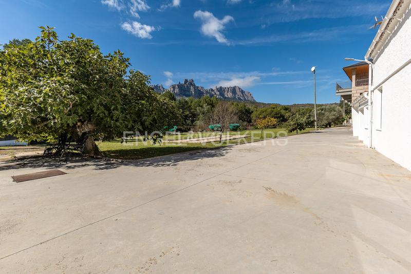 Foto 87d40a67-3971-4f07-bbdc-b2f56f98bf37. Haus mit heizung parking in Vacarisses