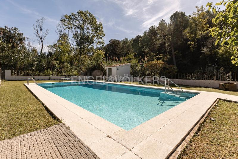 Foto 897cd750-ebce-451e-a47a-48dce00a0227. Haus mit heizung parking in Vacarisses