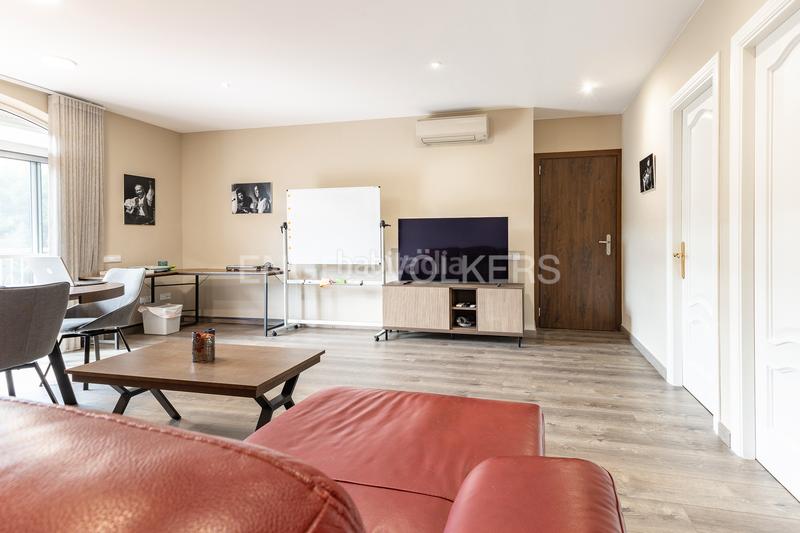 Foto a28c4c55-ea1c-4291-a957-8225e222222a. Haus mit heizung parking in Vacarisses