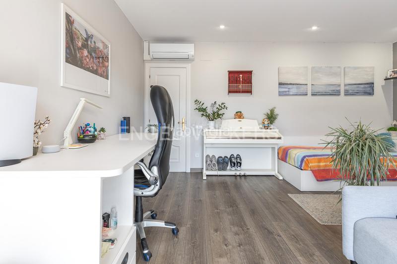 Foto c186150a-7308-4179-b0d6-171f3df8bfb2. Haus mit heizung parking in Vacarisses