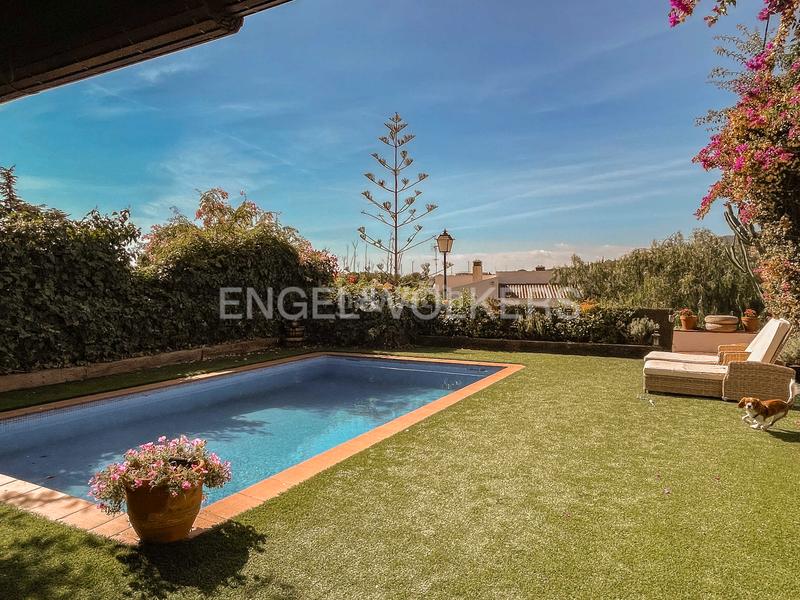 Foto 23058d3a-005d-48ff-a639-47cc87b04595. Affitto casa con riscaldamento parcheggio piscina in Cabrils