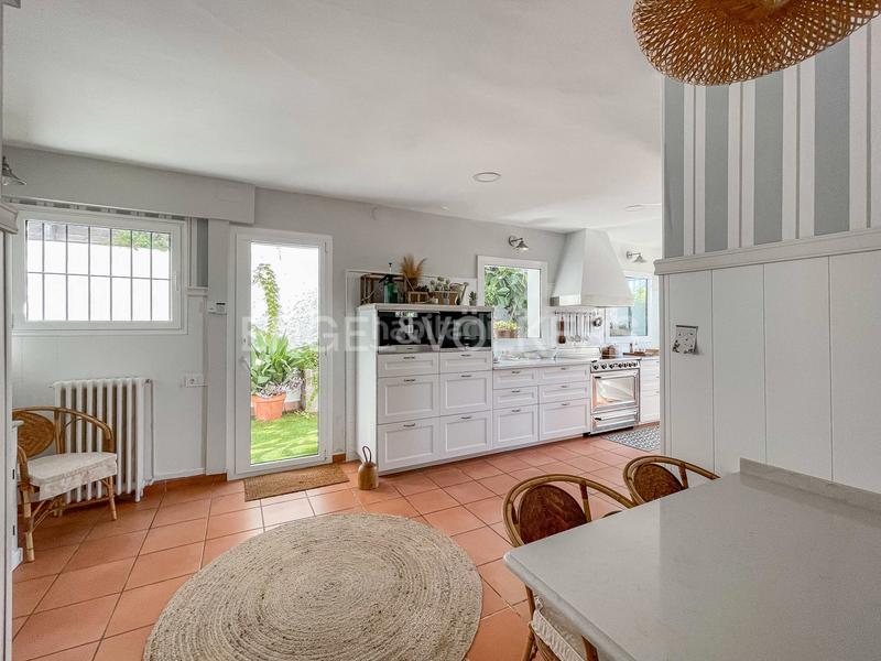 Foto 4873b0c0-5e2e-417c-a6a9-58c453e645c8. Miete haus mit heizung parking pool in Cabrils