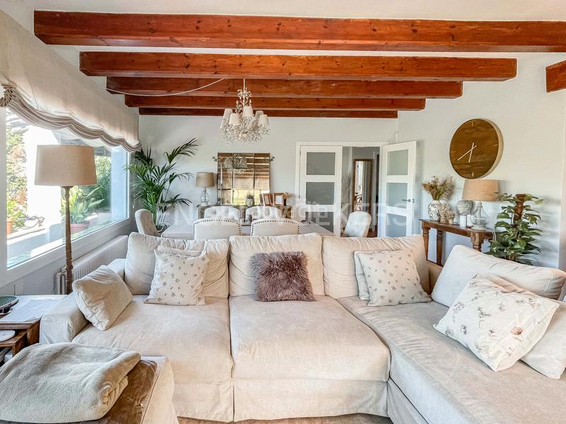 Foto 56b2d6a1-b978-405a-ac8d-c9af528882de. Miete haus mit heizung parking pool in Cabrils