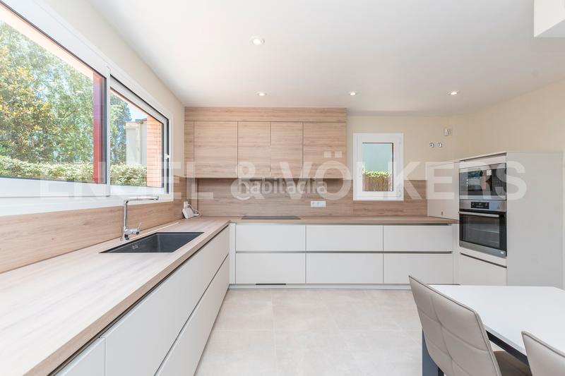 Foto 886589ab-07b6-440b-b38a-49f005c98496. Lloguer casa amb calefacció aparcament piscina a Sant Cugat del Vallès