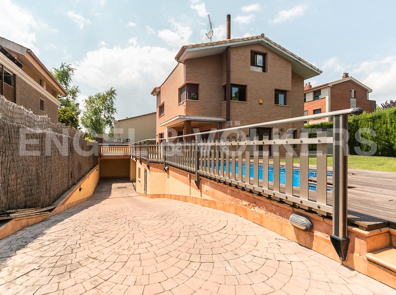 Foto a4b6acc5-82ea-42e8-bf41-31dd269d0e3e. Miete haus mit heizung parking pool in Mira-sol Sant Cugat del Vallès