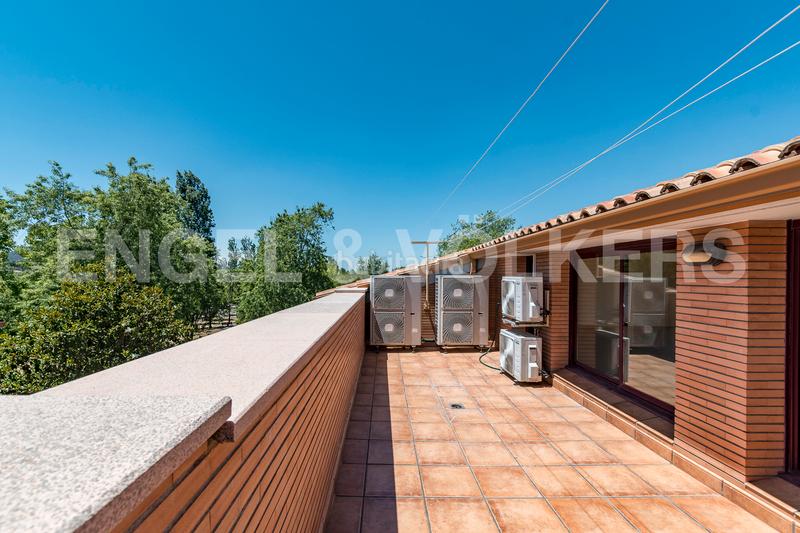 Foto c87b9f92-e420-4275-b00d-9c7b8cc5d3d4. Rent house with heating parking pool in Mira-sol Sant Cugat del Vallès