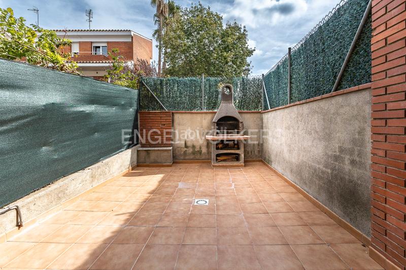 Foto 1d44b2de-02d7-40dc-936b-2398ba42bf6b. Casa amb calefacció aparcament a Roca del Vallès (La)