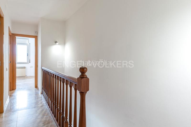 Foto 1e2e5778-2137-4898-8d3e-f9daf778d63e. Casa amb calefacció aparcament a Roca del Vallès (La)