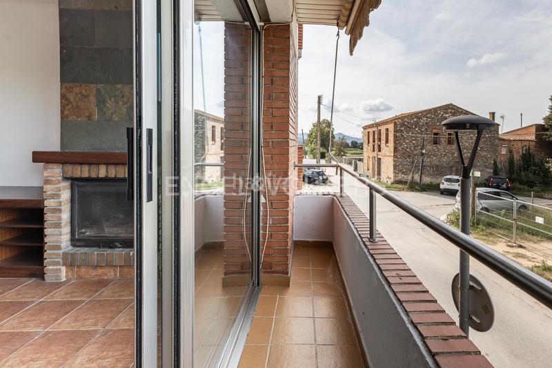 Foto 2cbce8cb-a444-47b5-a134-0a6c5bc36ebc. Casa amb calefacció aparcament a Roca del Vallès (La)