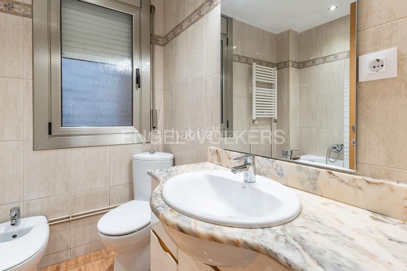 Foto 2d394621-4c55-4756-8487-55caecb6ed99. Casa amb calefacció aparcament a Roca del Vallès (La)