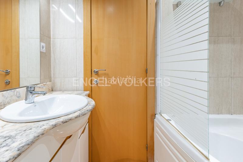 Foto 3e8580f6-5302-4e04-bda1-4eac75f21239. Casa amb calefacció aparcament a Roca del Vallès (La)