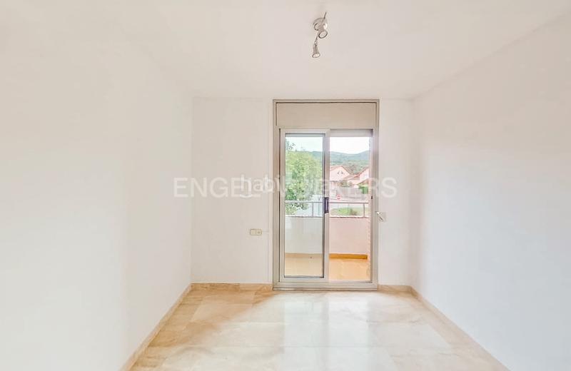 Foto 5035a869-37fa-4882-ab32-dacc6ef85334. Casa amb calefacció aparcament a Roca del Vallès (La)