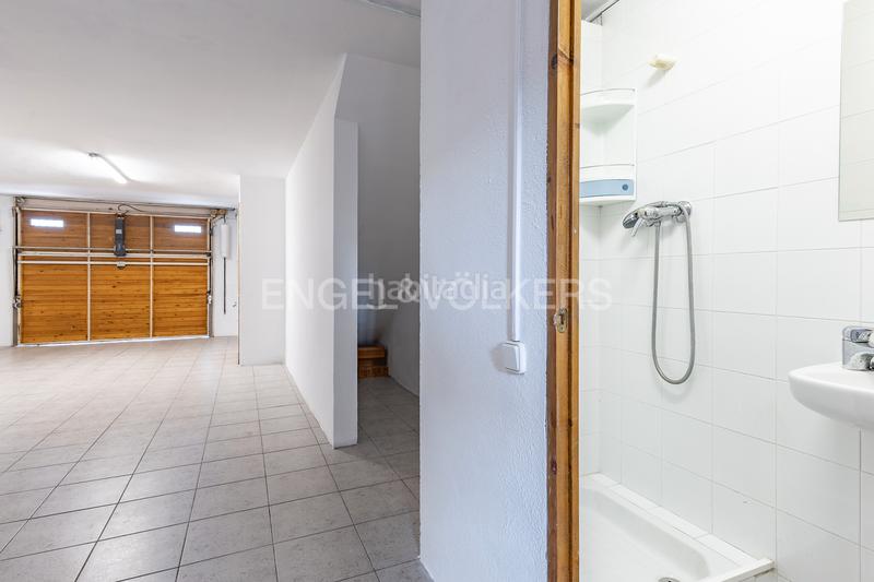 Foto 5a73ae76-2573-4076-92f6-19b47253cbb3. Casa amb calefacció aparcament a Roca del Vallès (La)