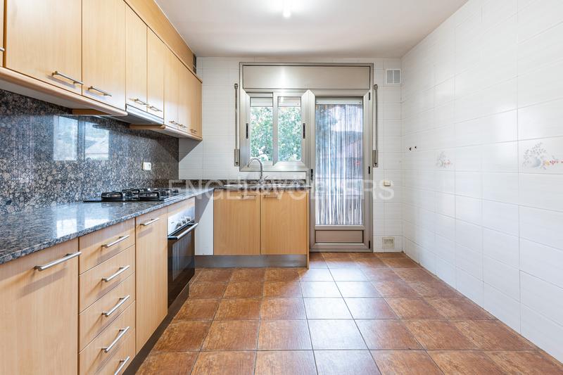 Foto 7ddc8e3a-552d-4fa6-92a4-393eea1904d0. Casa amb calefacció aparcament a Roca del Vallès (La)