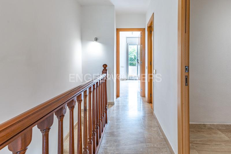 Foto 8e3ea15a-2ce1-47b9-8176-e2de963719f6. Casa amb calefacció aparcament a Roca del Vallès (La)