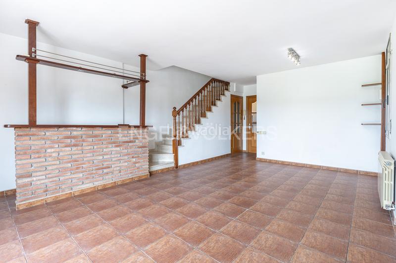 Foto 9dfd9d6c-97a1-4176-8904-f99719393d24. Casa amb calefacció aparcament a Roca del Vallès (La)