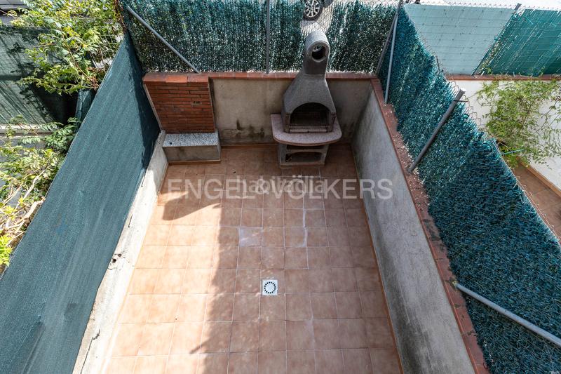 Foto aef92eaf-c7c3-401f-984f-40bc105e0496. Casa amb calefacció aparcament a Roca del Vallès (La)