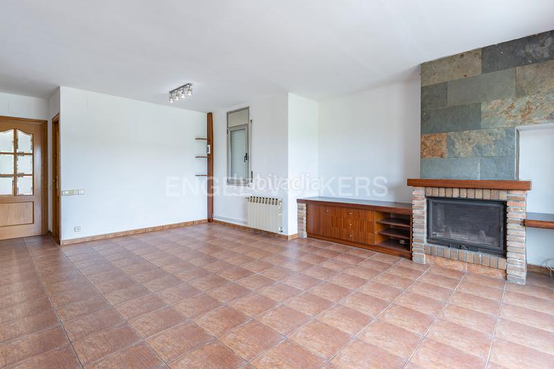 Foto c672ec6e-9990-46d1-80cb-e07b74c67645. Casa amb calefacció aparcament a Roca del Vallès (La)