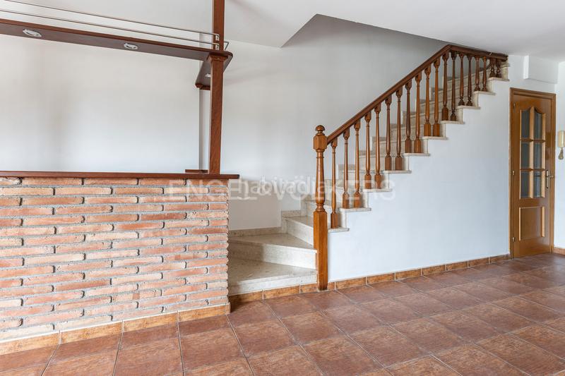 Foto cc24f15b-7965-4003-99c0-b6c8aa17c4df. Casa amb calefacció aparcament a Roca del Vallès (La)