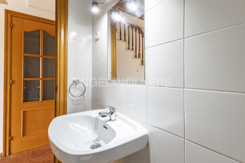 Foto e1f46964-dc8d-48db-841e-ee6642a7992f. Casa amb calefacció aparcament a Roca del Vallès (La)