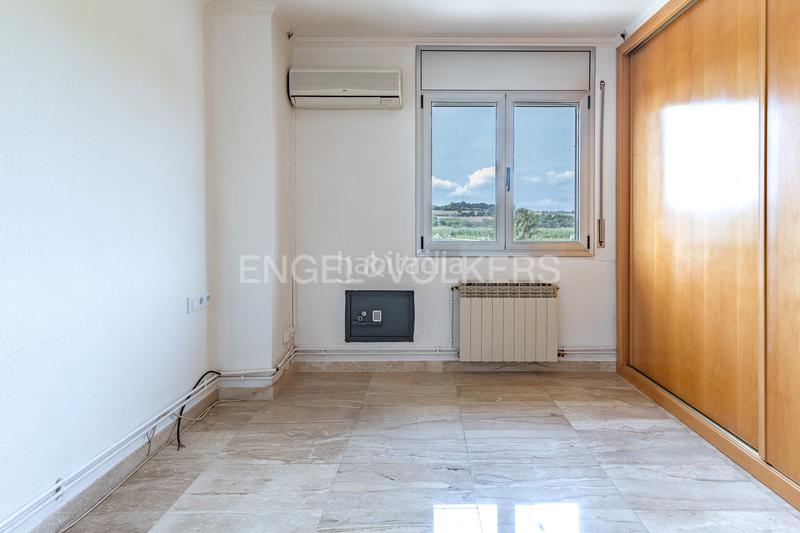 Foto fa2769f9-8519-4ca7-862e-5ea246481cea. Casa amb calefacció aparcament a Roca del Vallès (La)