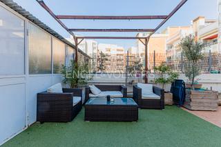 Apartament a La Plana. Acogedor apartamento con amplia terraza privada de 100m2