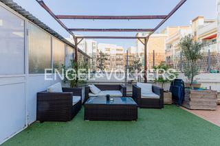 Appartement à La Plana. Acogedor apartamento con amplia terraza privada de 140m2