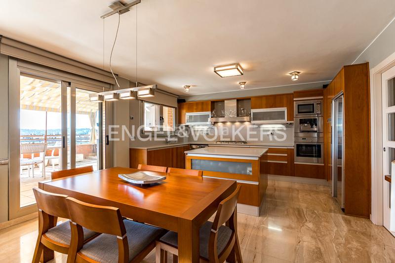 Foto 2140e745-0d52-4eb7-872a-4d9051fbc3e5. Attico con riscaldamento parcheggio in San Pere Terrassa