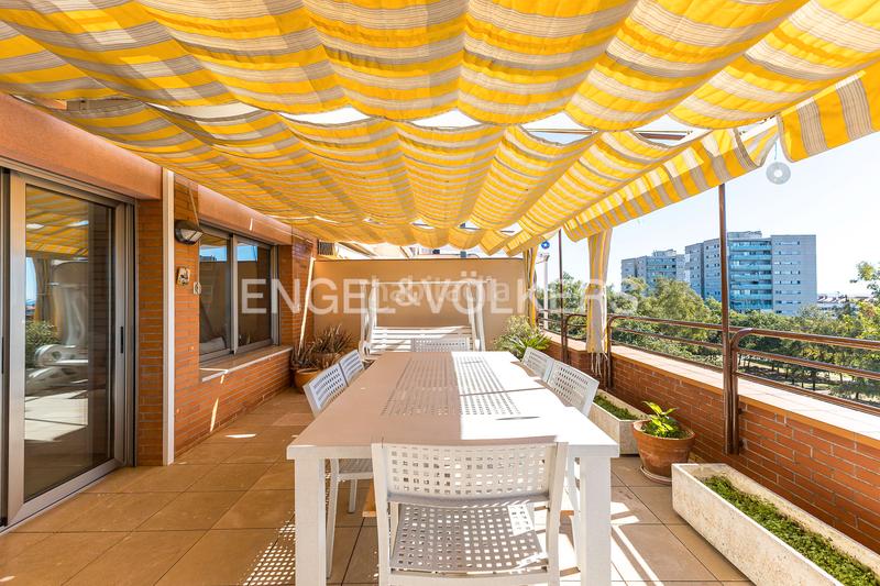 Foto 600344af-76c7-4cd5-a39d-8de42ef5f9bd. Attico con riscaldamento parcheggio in San Pere Terrassa