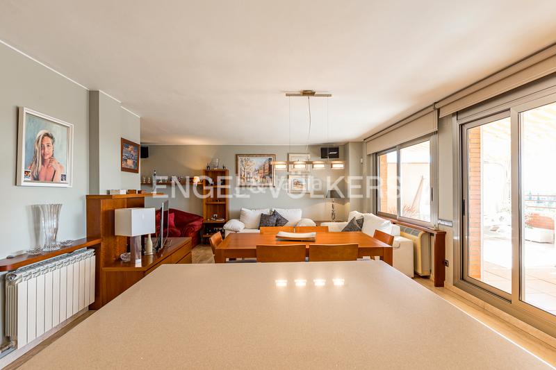 Foto 698e280c-b905-4578-ba06-e99d8b129773. Attico con riscaldamento parcheggio in San Pere Terrassa