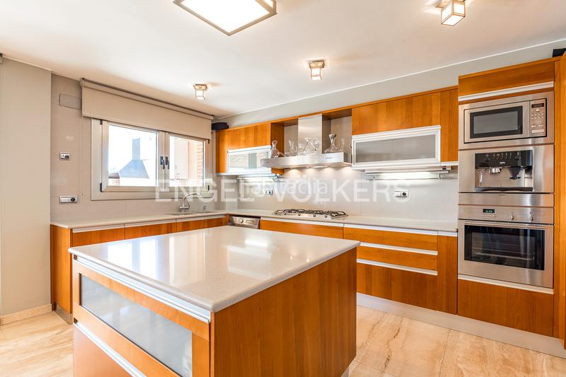 Foto 70b03179-eba3-422b-a04c-e95f02476124. Attico con riscaldamento parcheggio in San Pere Terrassa