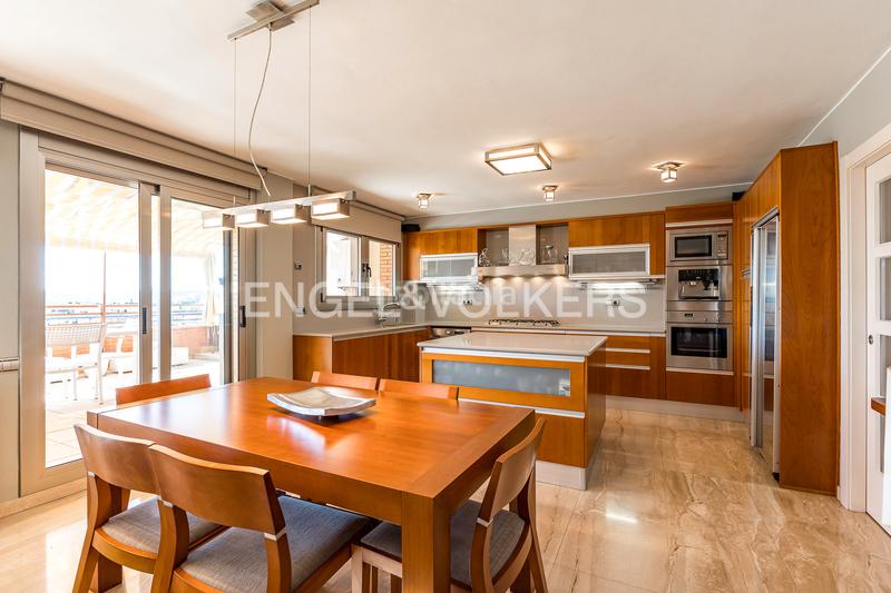 Foto 8dd095a8-2948-40f2-923d-82b8b7ab185c. Attico con riscaldamento parcheggio in San Pere Terrassa