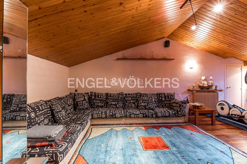 Foto ac9543ee-f609-4702-b7a4-9e57596f0a54. Attico con riscaldamento parcheggio in San Pere Terrassa