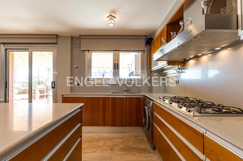 Foto b8f10601-9a33-45f5-99af-c3995d89311f. Attico con riscaldamento parcheggio in San Pere Terrassa