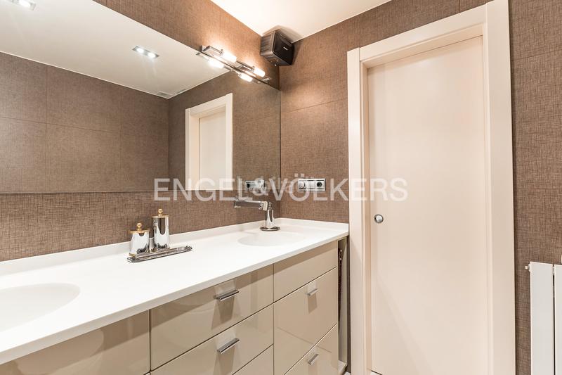 Foto cbfc2d79-4d63-4953-a95a-3c84493cce3a. Attico con riscaldamento parcheggio in San Pere Terrassa