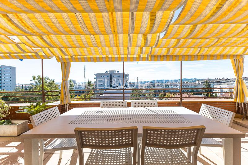 Foto d6eb0f84-e1fc-45dd-8be3-6de171b0824e. Attico con riscaldamento parcheggio in San Pere Terrassa